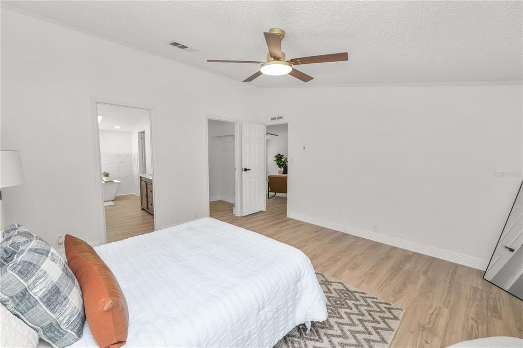 Activo con contrato: $299,000 (3 camas, 2 baños, 1860 Pies cuadrados)