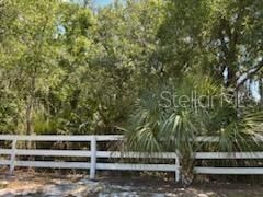 待售: $1,200,000 (3.84 acres)