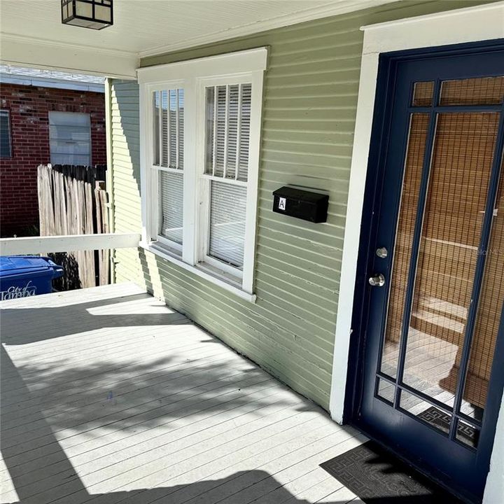 For Rent: $2,160 (2 beds, 1 baths, 810 Square Feet)