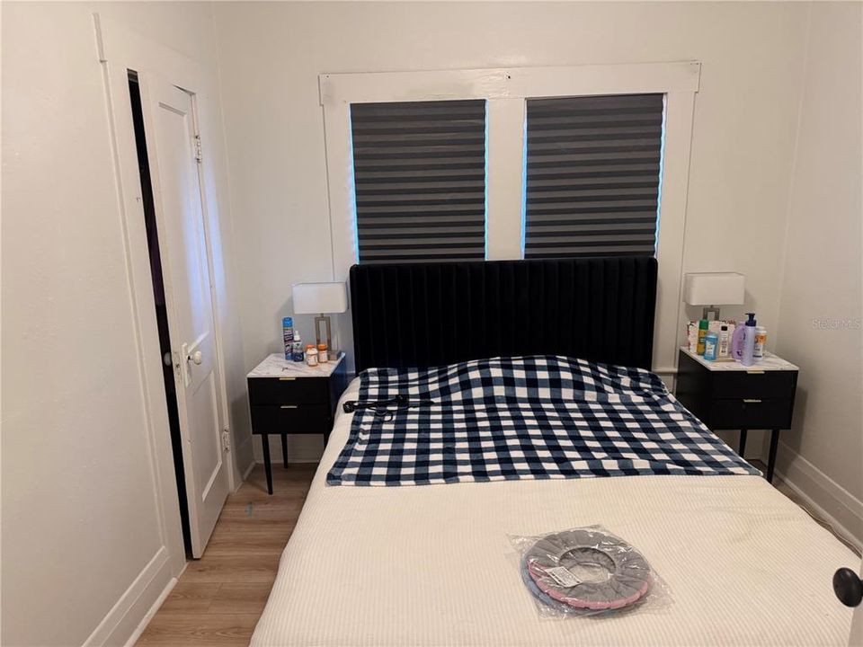 For Rent: $2,160 (2 beds, 1 baths, 810 Square Feet)