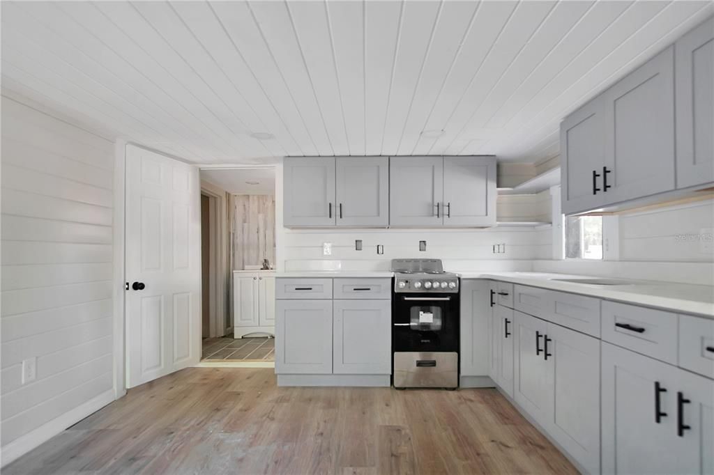 В аренду: $1,095 (1 спален, 1 ванн, 440 Квадратных фут)