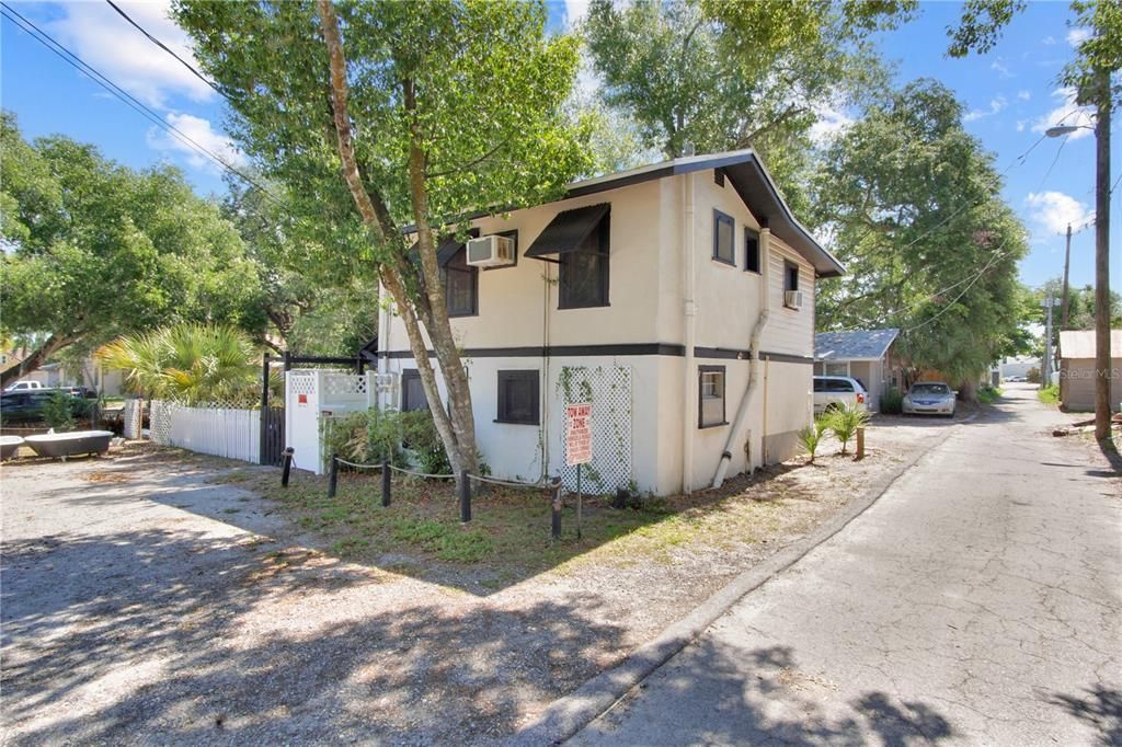 В аренду: $1,095 (1 спален, 1 ванн, 440 Квадратных фут)