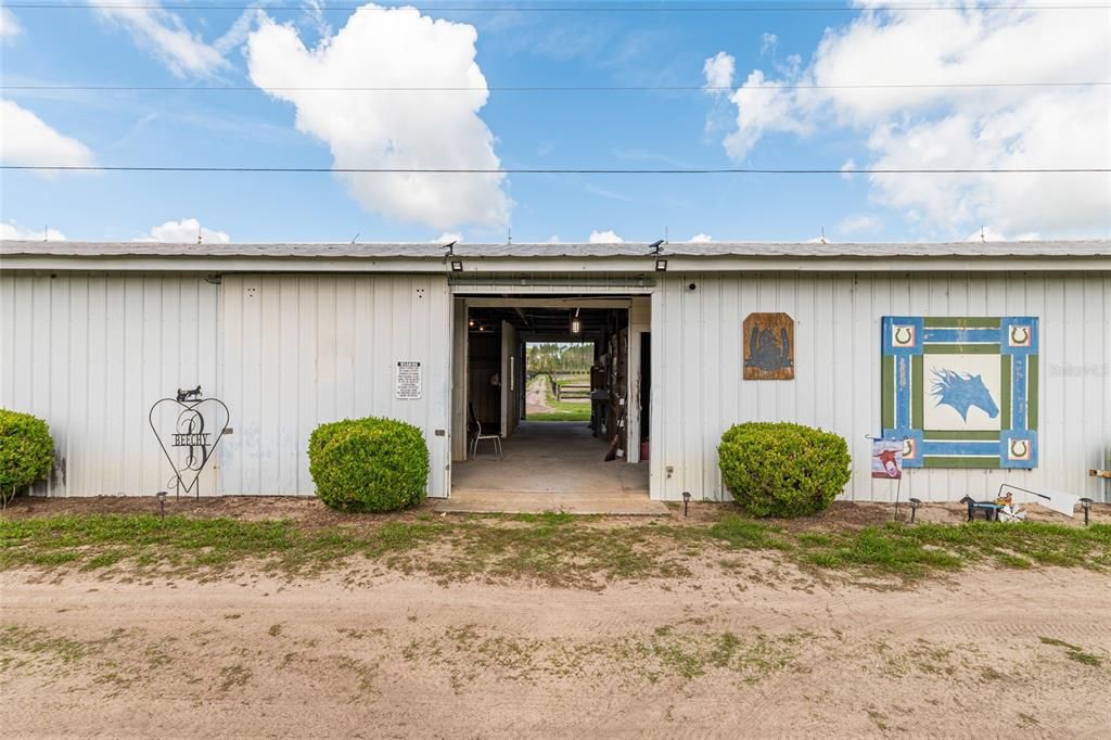 For Sale: $980,000 (3 beds, 2 baths, 1970 Square Feet)