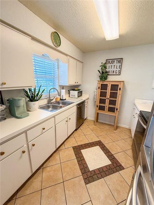 En Venta: $219,900 (2 camas, 2 baños, 987 Pies cuadrados)