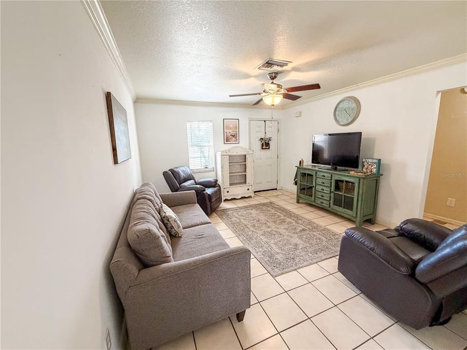 En Venta: $219,900 (2 camas, 2 baños, 987 Pies cuadrados)