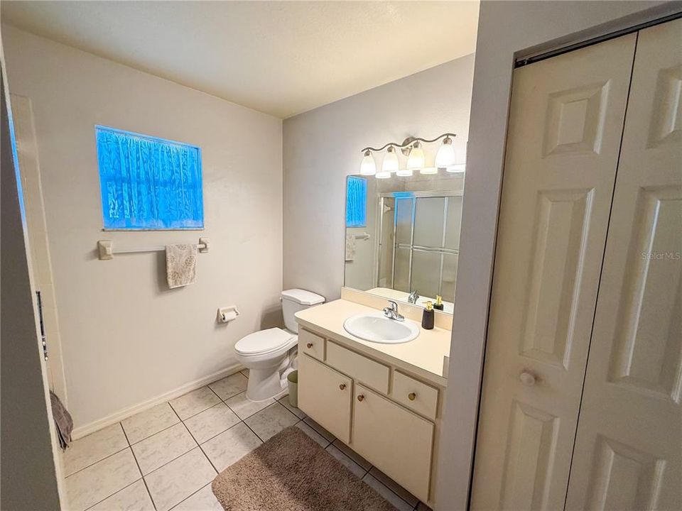 En Venta: $219,900 (2 camas, 2 baños, 987 Pies cuadrados)