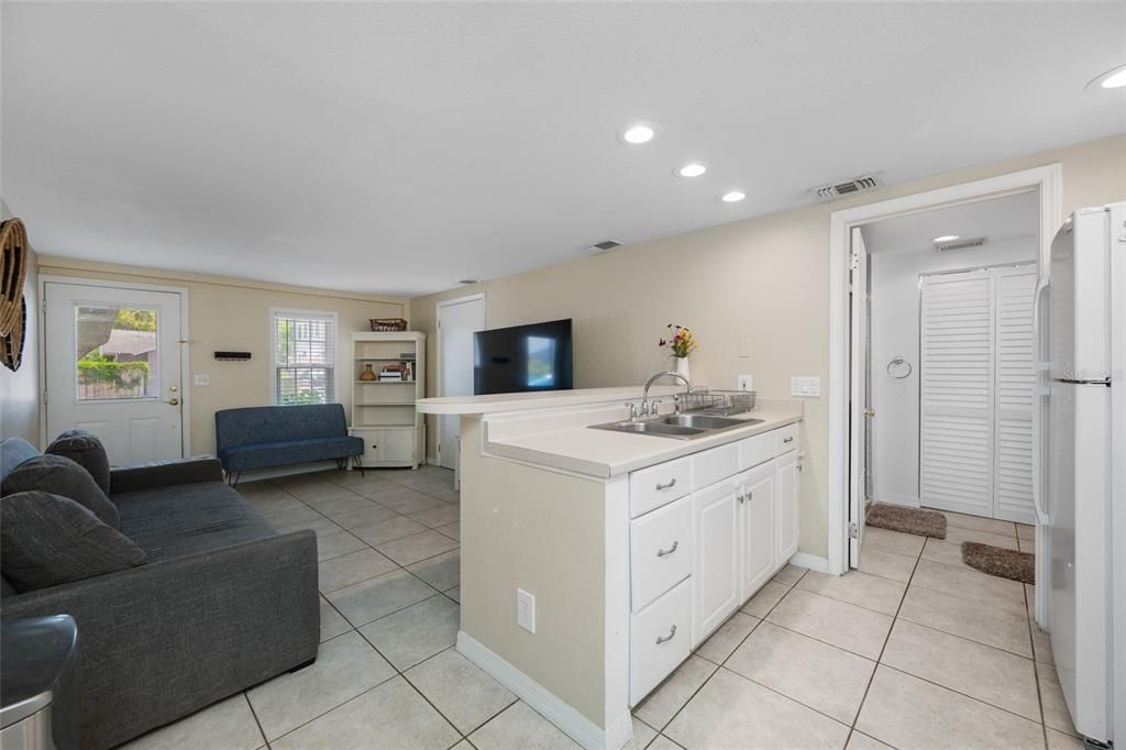 For Sale: $570,000 (4 beds, 0 baths, 1280 Square Feet)