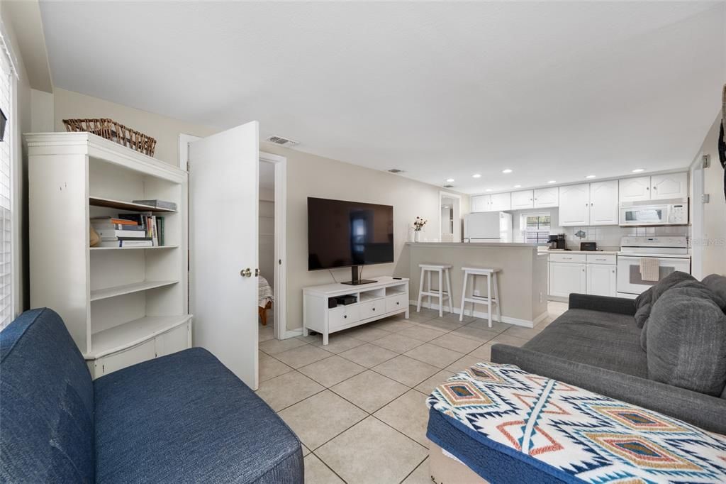 For Sale: $570,000 (4 beds, 0 baths, 1280 Square Feet)