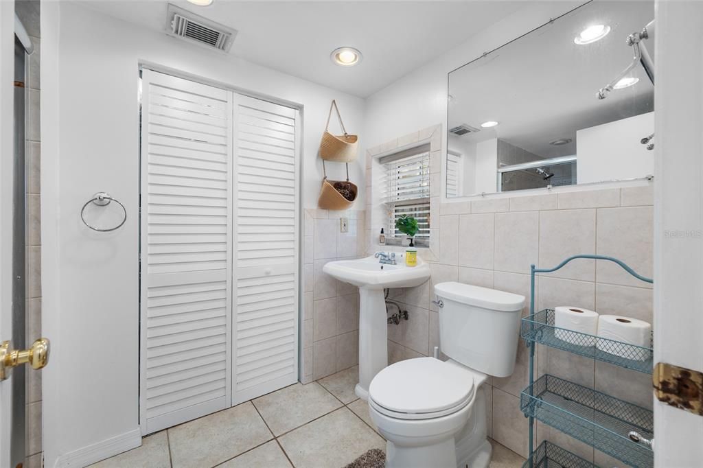 For Sale: $570,000 (4 beds, 0 baths, 1280 Square Feet)