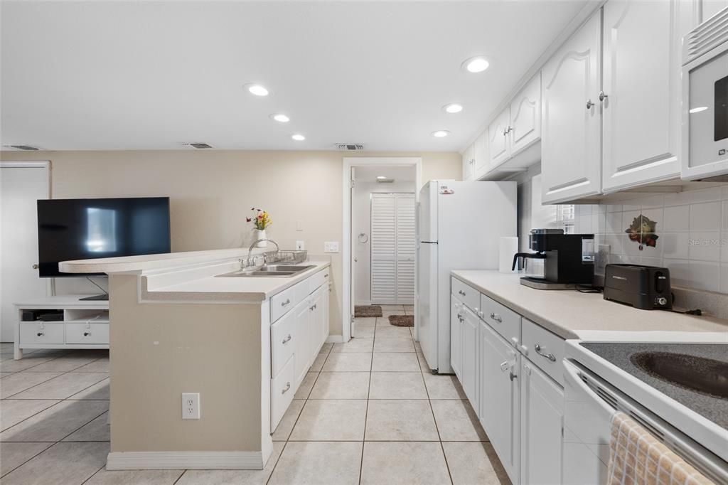 For Sale: $570,000 (4 beds, 0 baths, 1280 Square Feet)