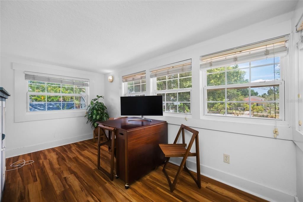 For Sale: $570,000 (4 beds, 0 baths, 1280 Square Feet)