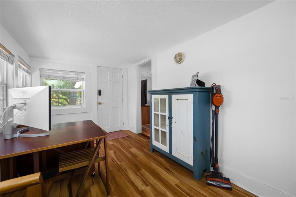 For Sale: $570,000 (4 beds, 0 baths, 1280 Square Feet)