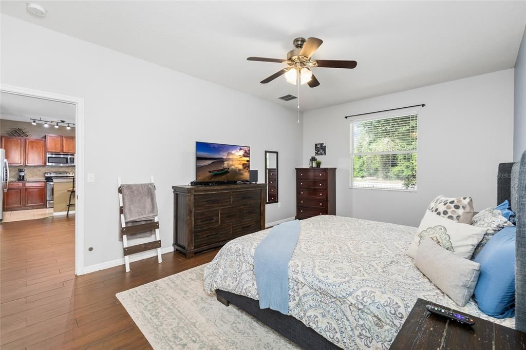 For Sale: $339,990 (3 beds, 2 baths, 1598 Square Feet)
