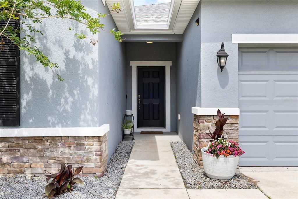 For Sale: $339,990 (3 beds, 2 baths, 1598 Square Feet)