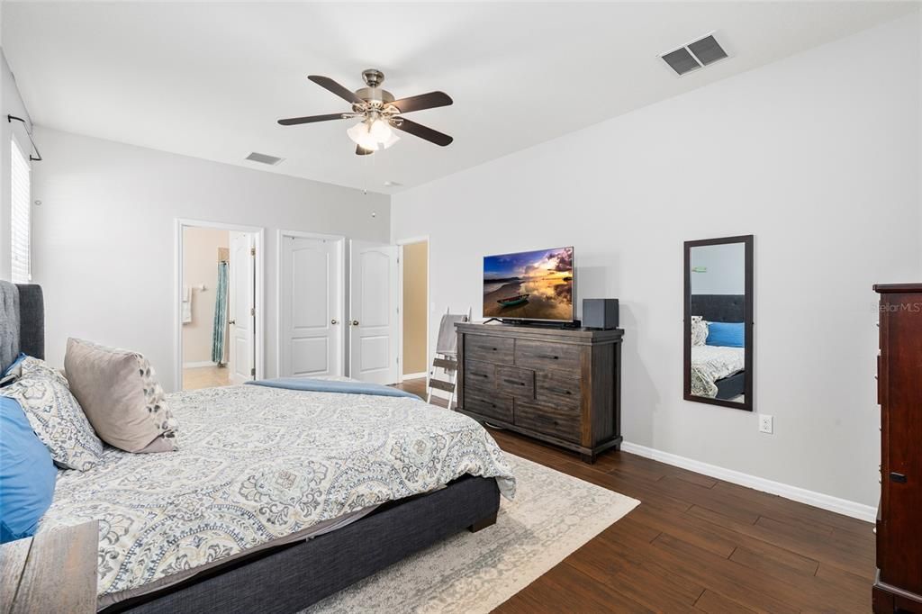 For Sale: $339,990 (3 beds, 2 baths, 1598 Square Feet)