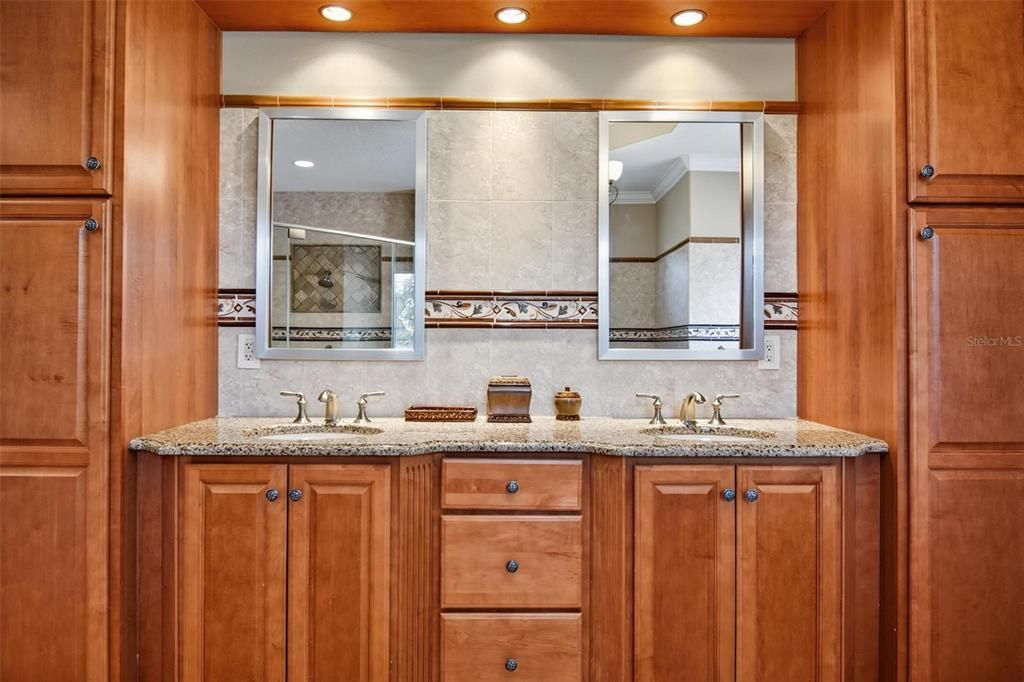 For Sale: $1,587,000 (5 beds, 4 baths, 4612 Square Feet)