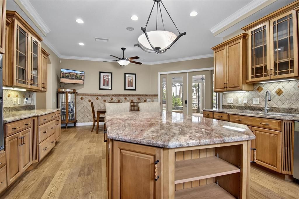 For Sale: $1,587,000 (5 beds, 4 baths, 4612 Square Feet)