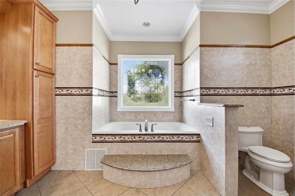 For Sale: $1,587,000 (5 beds, 4 baths, 4612 Square Feet)