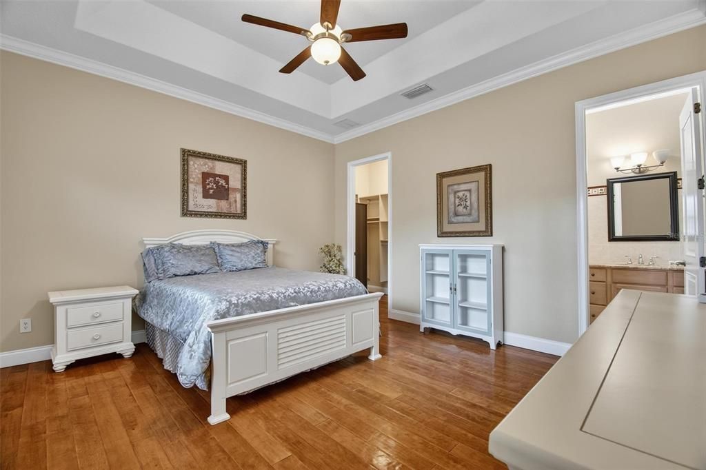 For Sale: $1,587,000 (5 beds, 4 baths, 4612 Square Feet)