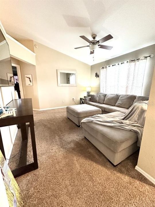 En Venta: $425,000 (3 camas, 2 baños, 2181 Pies cuadrados)