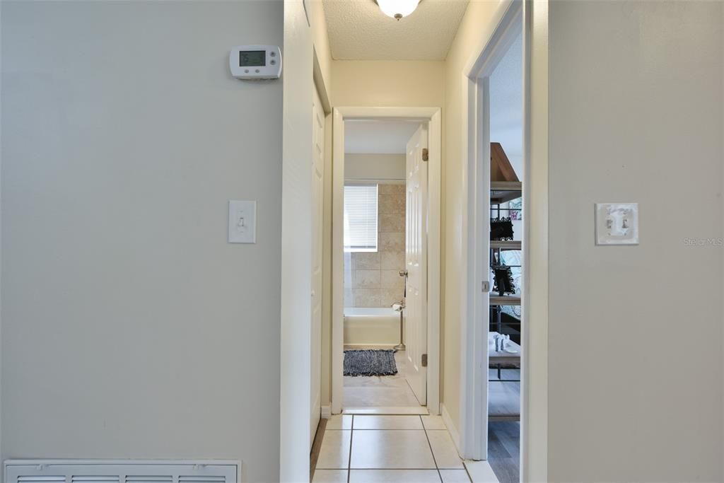 For Sale: $214,900 (2 beds, 2 baths, 1259 Square Feet)