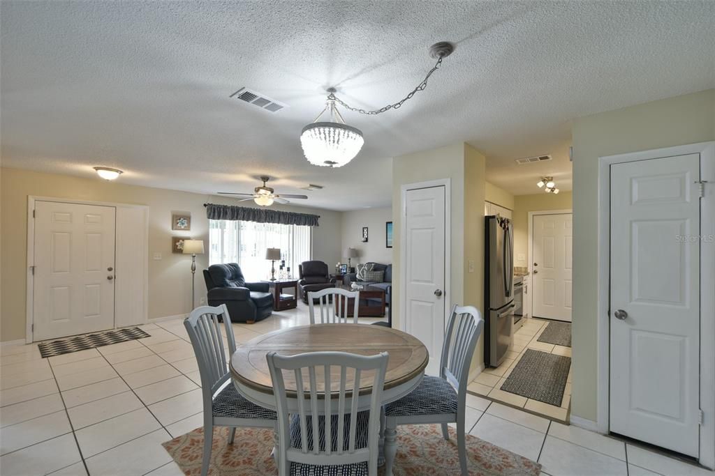 For Sale: $214,900 (2 beds, 2 baths, 1259 Square Feet)