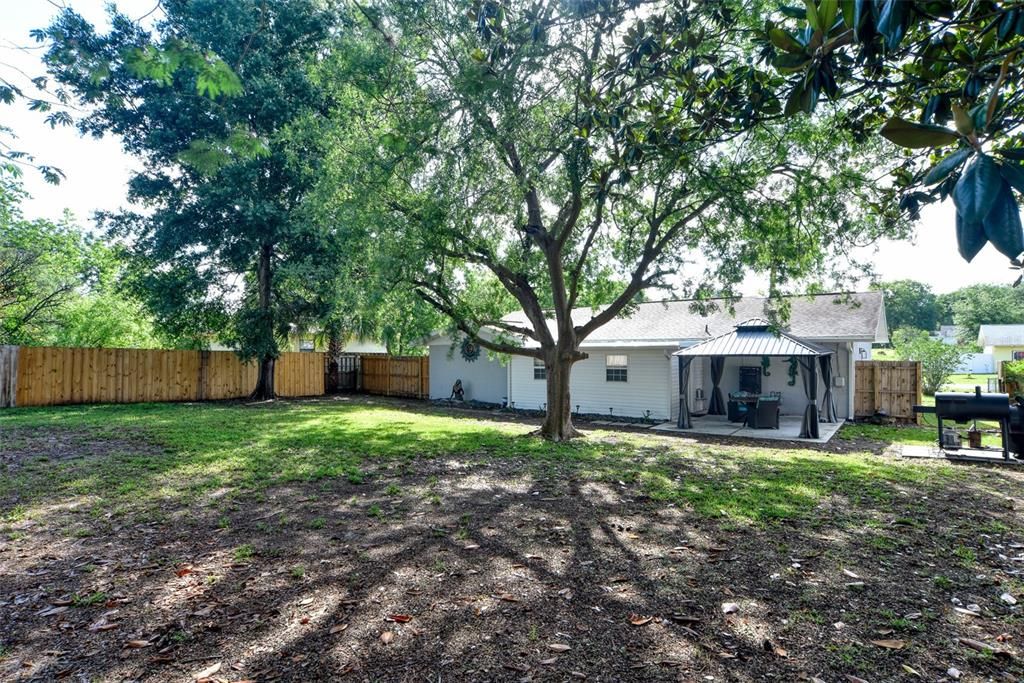 For Sale: $214,900 (2 beds, 2 baths, 1259 Square Feet)