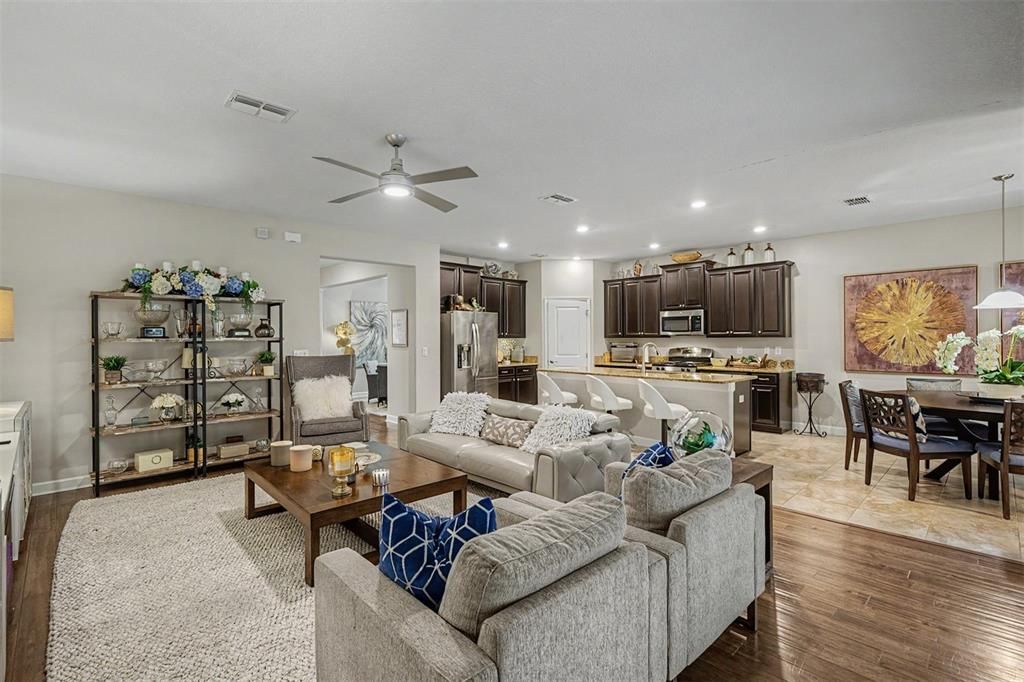 For Sale: $499,000 (2 beds, 2 baths, 1951 Square Feet)