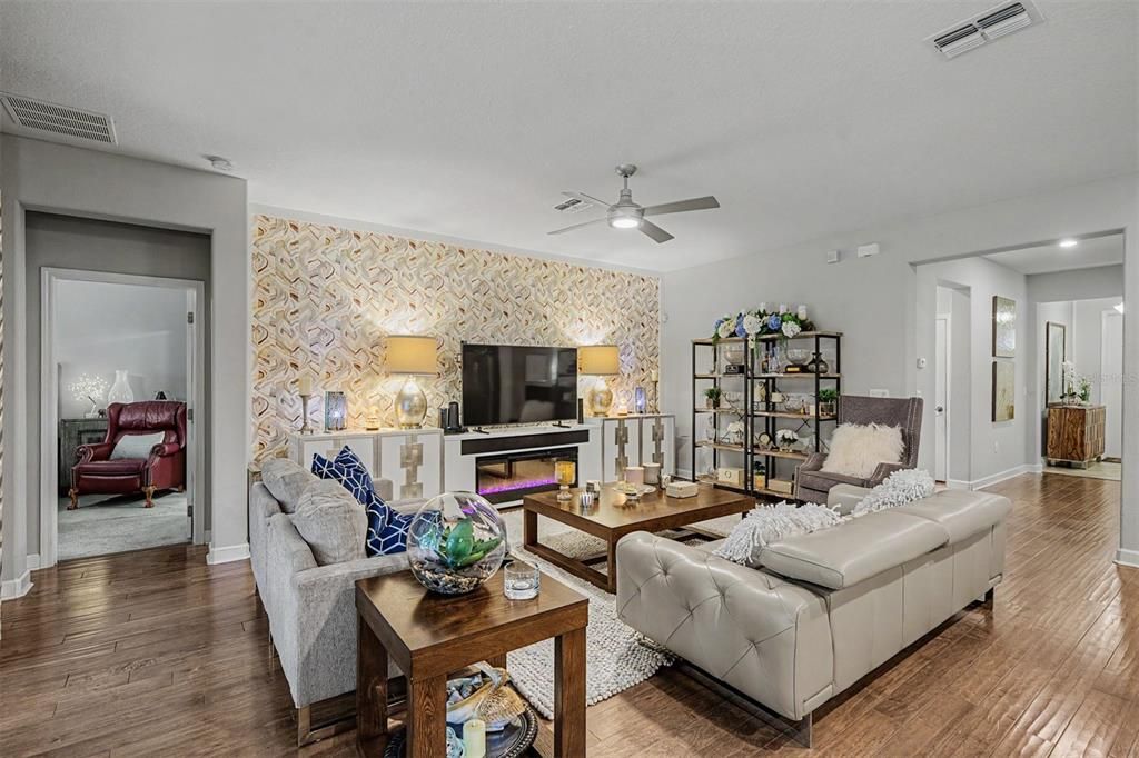 For Sale: $499,000 (2 beds, 2 baths, 1951 Square Feet)