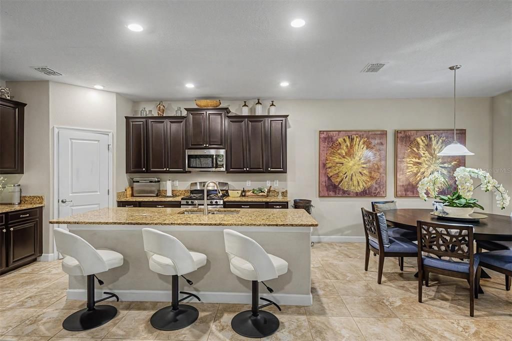 For Sale: $499,000 (2 beds, 2 baths, 1951 Square Feet)