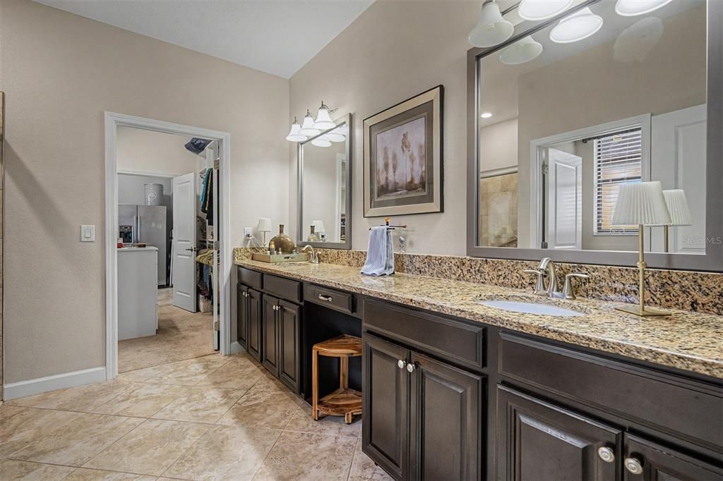 For Sale: $499,000 (2 beds, 2 baths, 1951 Square Feet)