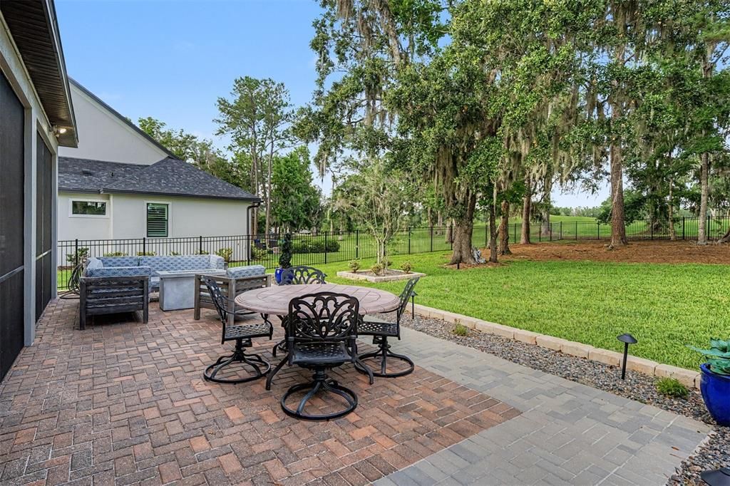 For Sale: $499,000 (2 beds, 2 baths, 1951 Square Feet)