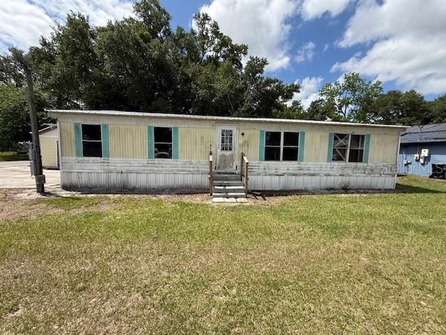 For Sale: $76,000 (3 beds, 2 baths, 1150 Square Feet)