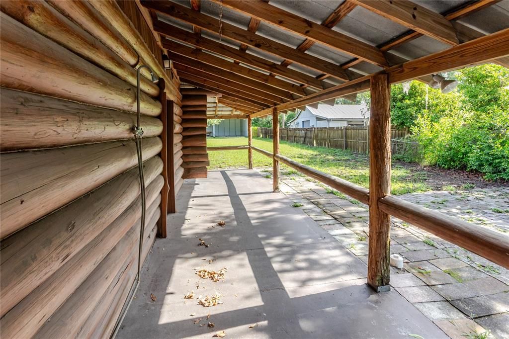 待售: $700,000 (1.19 acres)