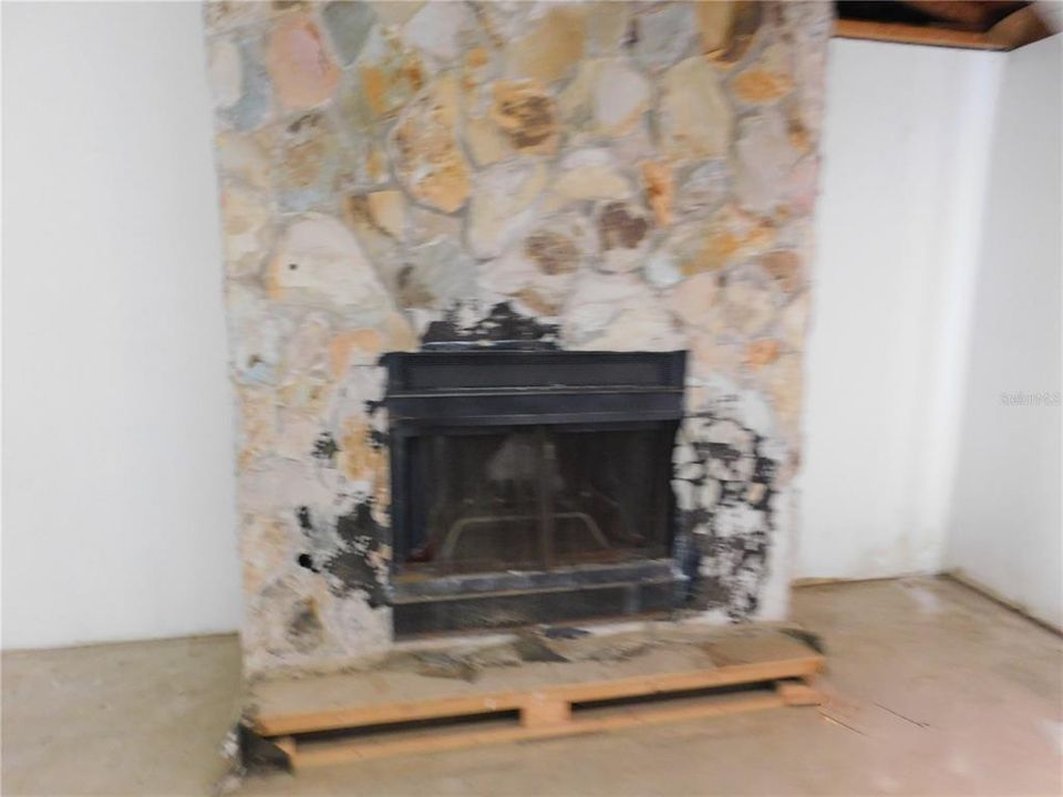 For Sale: $379,900 (4 beds, 2 baths, 2233 Square Feet)