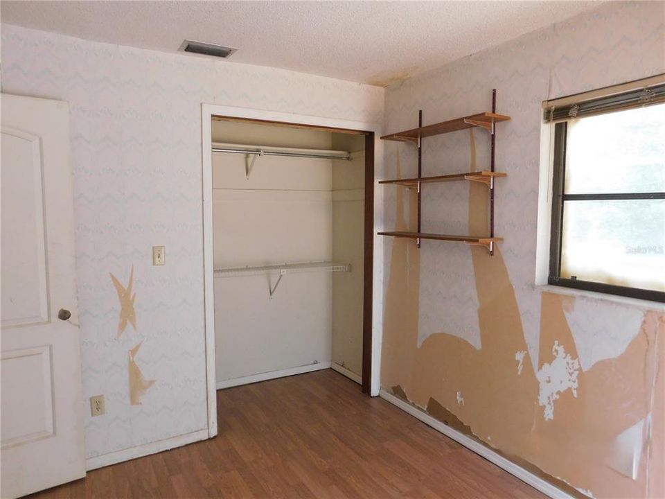 For Sale: $379,900 (4 beds, 2 baths, 2233 Square Feet)