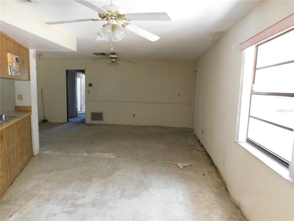 For Sale: $379,900 (4 beds, 2 baths, 2233 Square Feet)