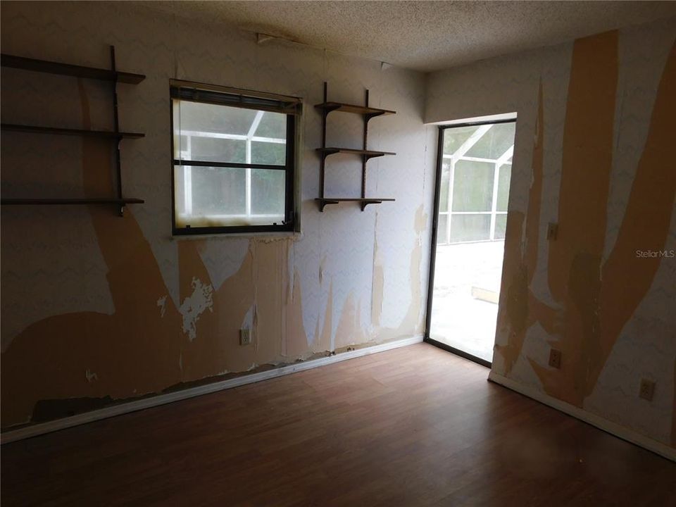 For Sale: $379,900 (4 beds, 2 baths, 2233 Square Feet)