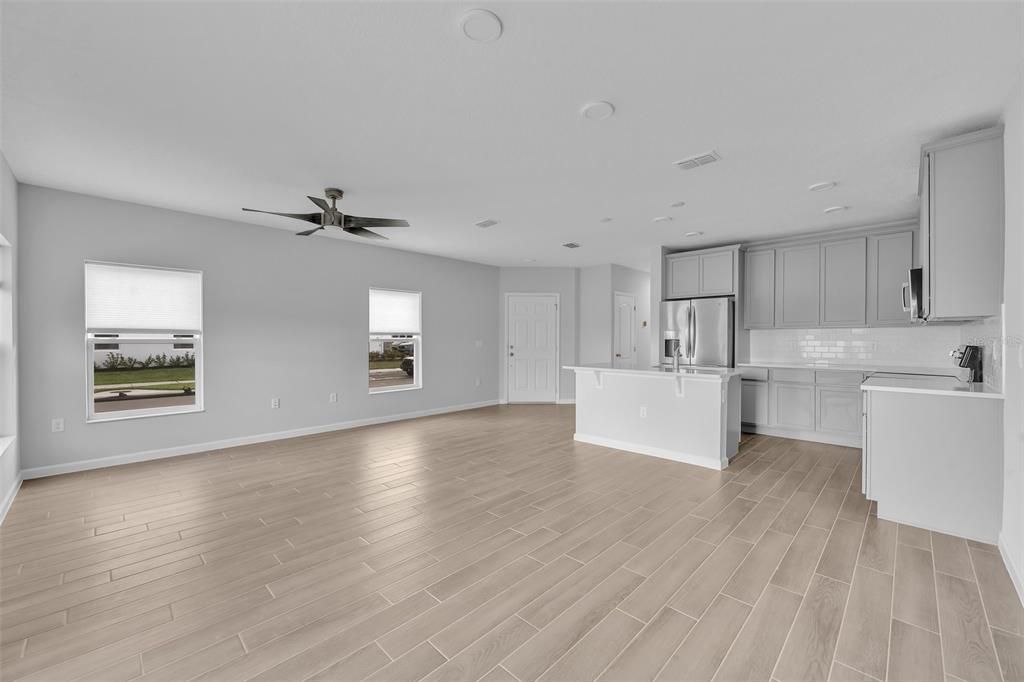 For Rent: $2,495 (4 beds, 3 baths, 1762 Square Feet)