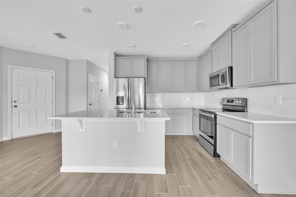 For Rent: $2,495 (4 beds, 3 baths, 1762 Square Feet)