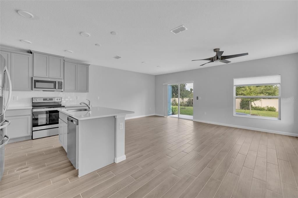 For Rent: $2,495 (4 beds, 3 baths, 1762 Square Feet)
