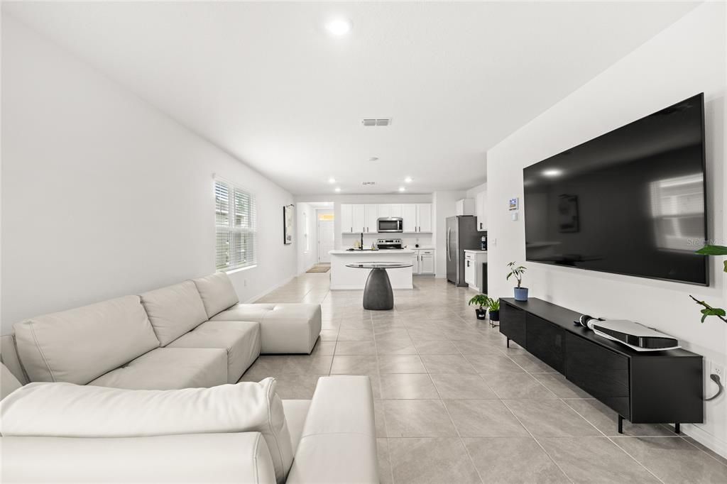 For Sale: $295,000 (3 beds, 2 baths, 1625 Square Feet)