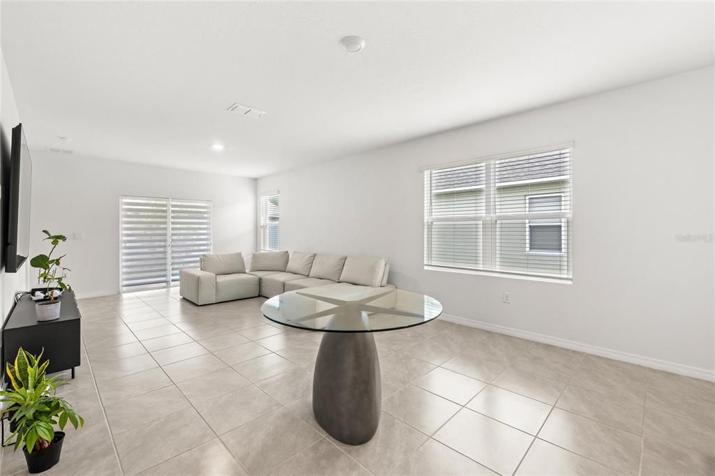 For Sale: $295,000 (3 beds, 2 baths, 1625 Square Feet)