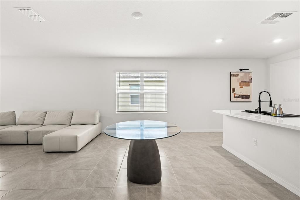 For Sale: $295,000 (3 beds, 2 baths, 1625 Square Feet)