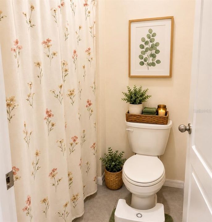 For Sale: $475,000 (5 beds, 3 baths, 2398 Square Feet)