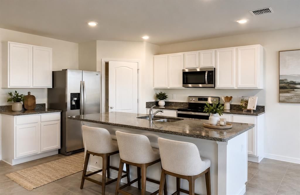 For Sale: $475,000 (5 beds, 3 baths, 2398 Square Feet)