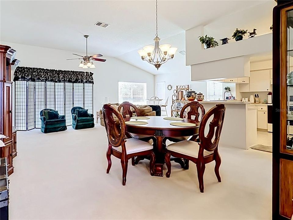 For Sale: $229,500 (2 beds, 2 baths, 1572 Square Feet)