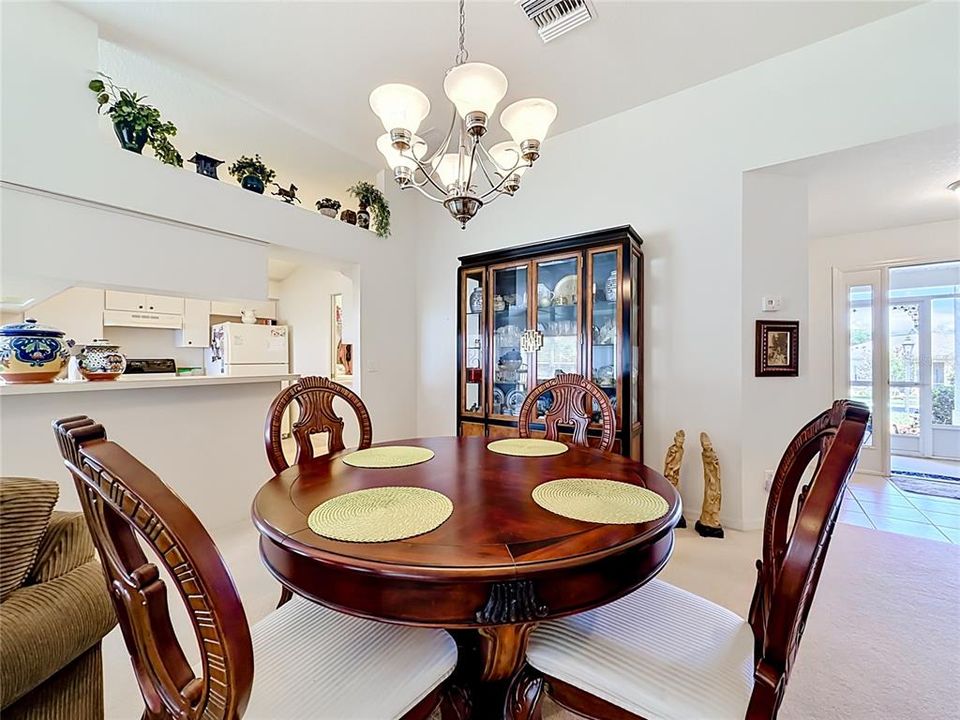 For Sale: $229,500 (2 beds, 2 baths, 1572 Square Feet)