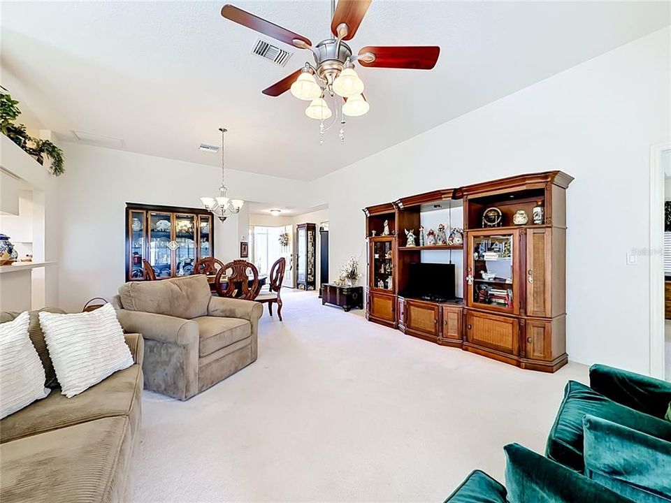 For Sale: $229,500 (2 beds, 2 baths, 1572 Square Feet)