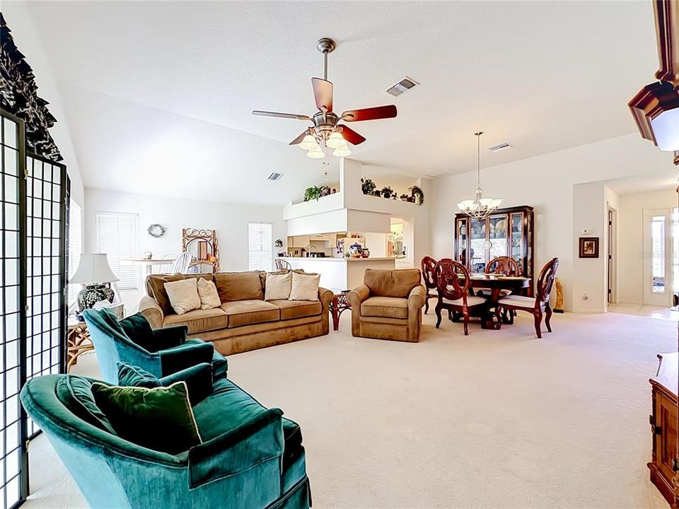 For Sale: $229,500 (2 beds, 2 baths, 1572 Square Feet)